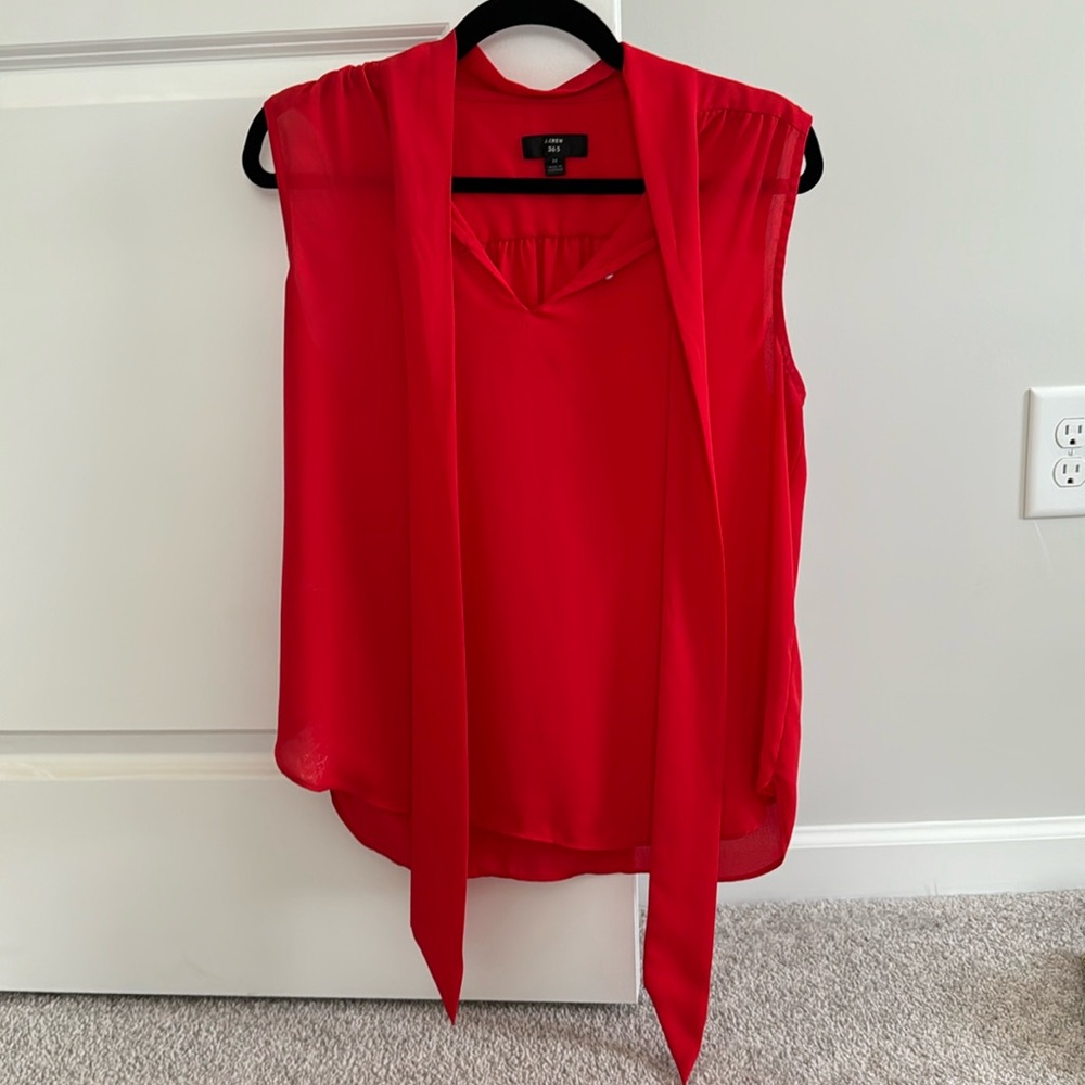 Red sleeveless 100% polyester tie front top